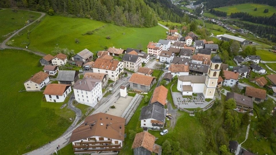 Felsstürze bedrohen Brienz: Gefahr für das Dorf!
