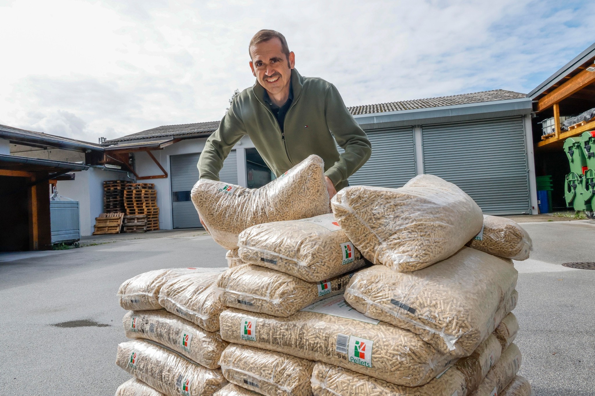 Holzpelletpreise steigen vor Heizsaison rasant!