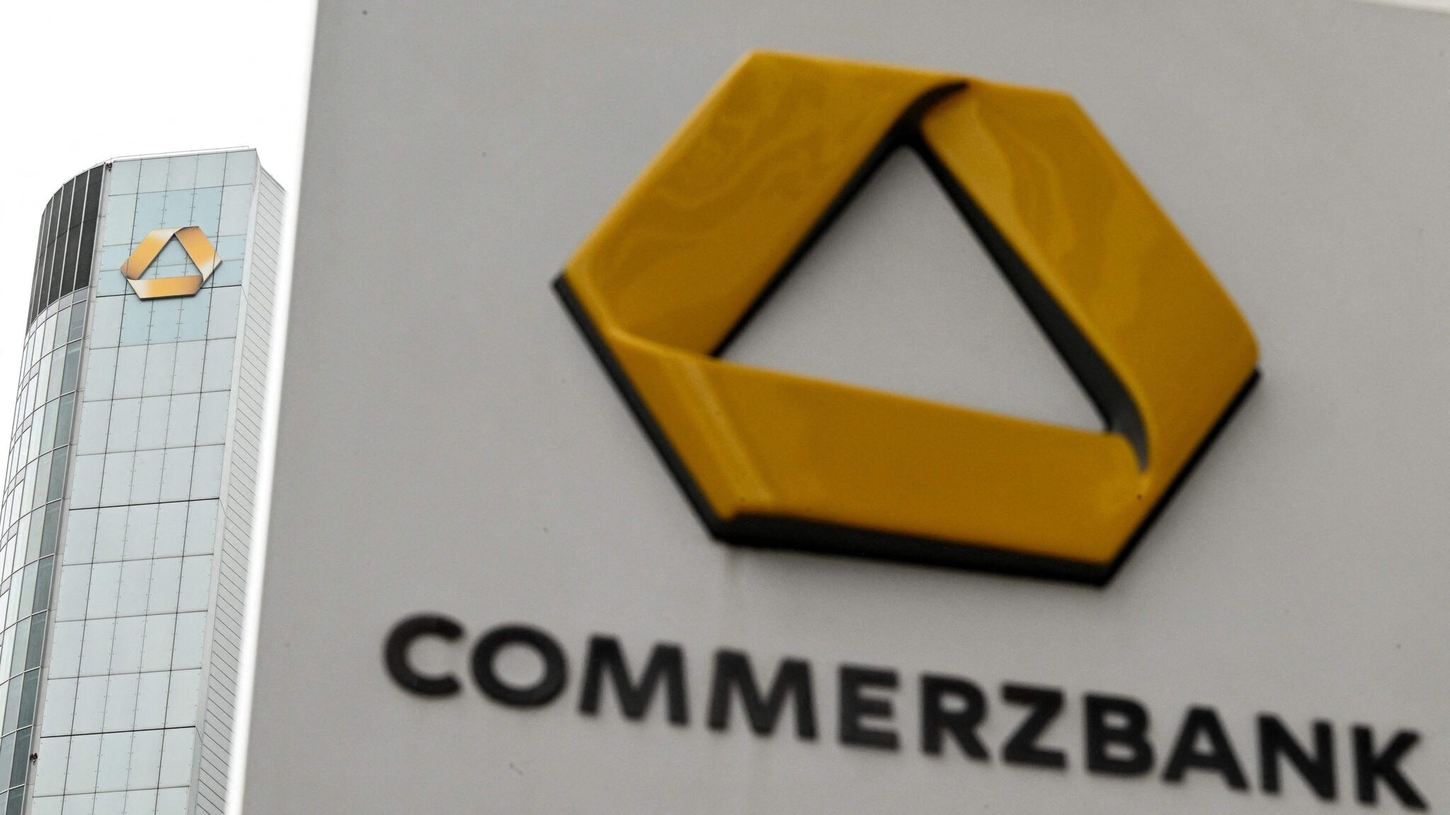 UniCredit intensiviert Übernahmepläne bei Commerzbank