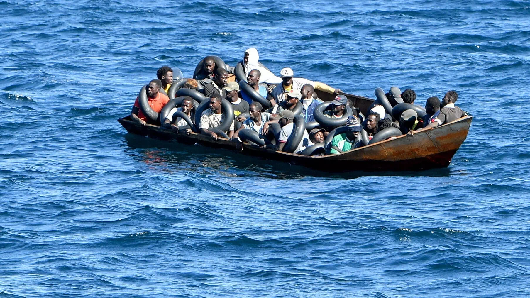 Schiffsunglück vor Tunesien: 27 Migranten tot gefunden
