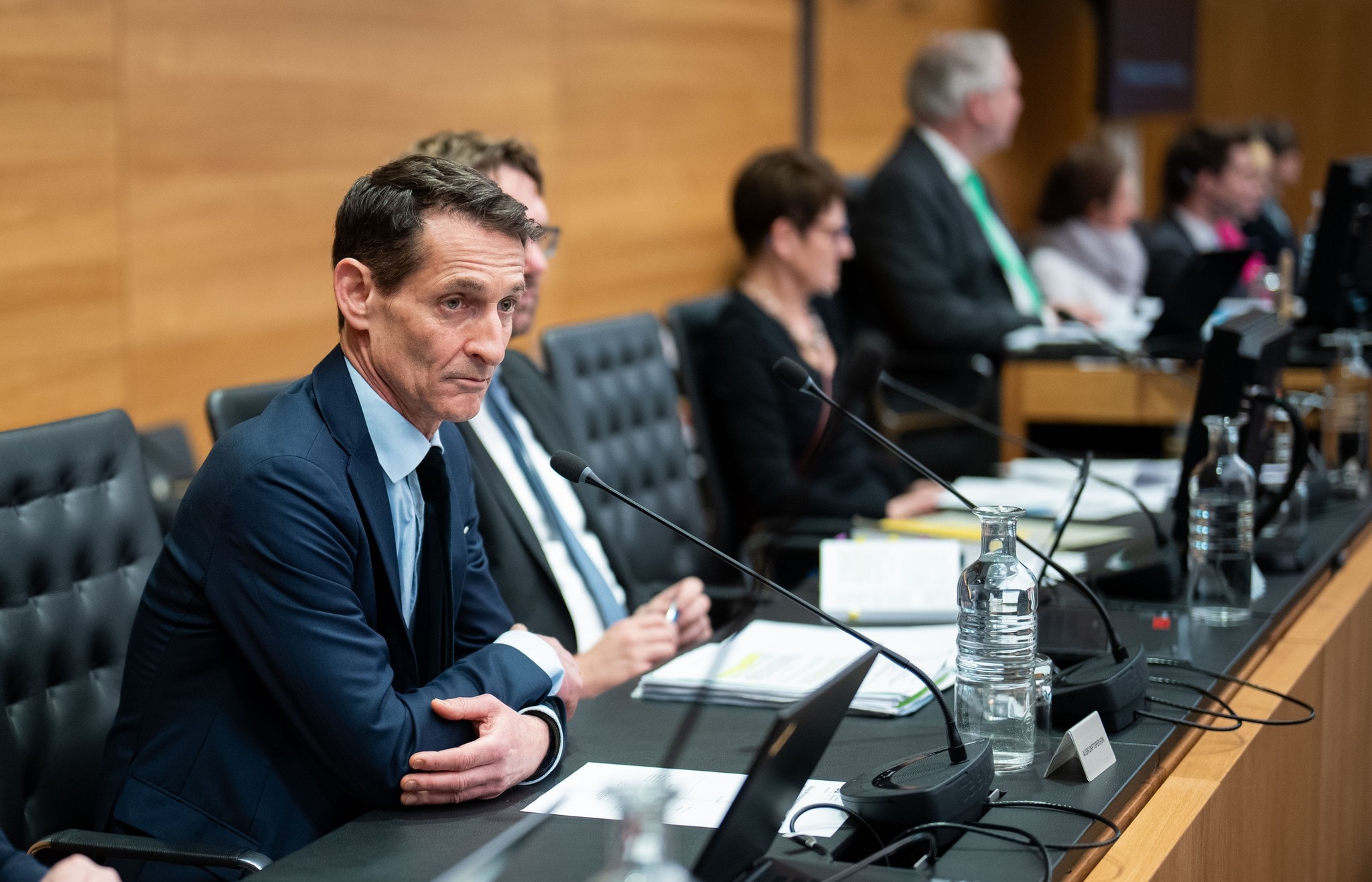 „Dunkelkammer“-Podcast: Nikbakhsh im U-Ausschuss