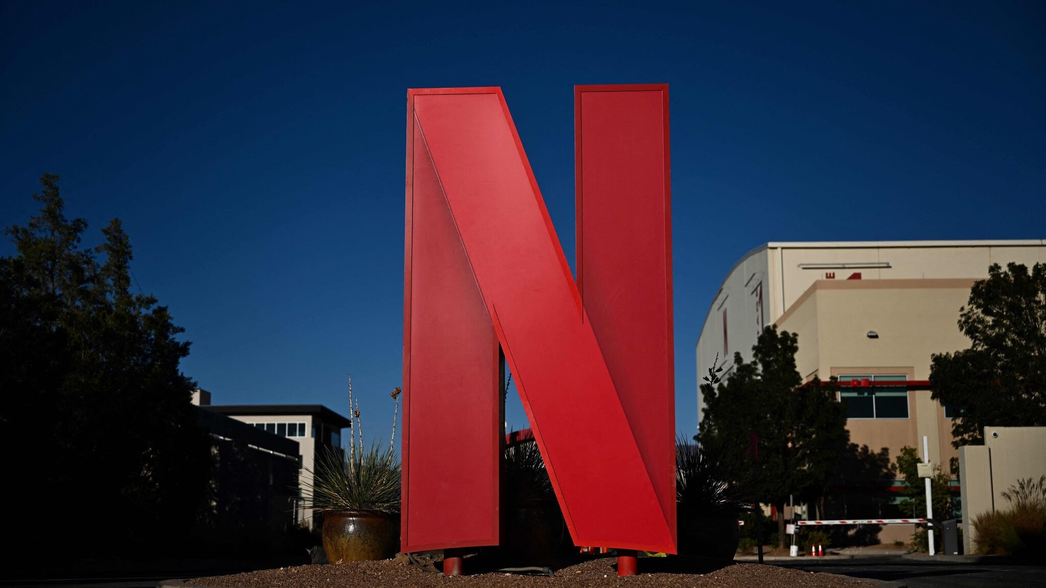 Netflix kündigt 1000 Stellen wegen Wachstumsverlangsamung