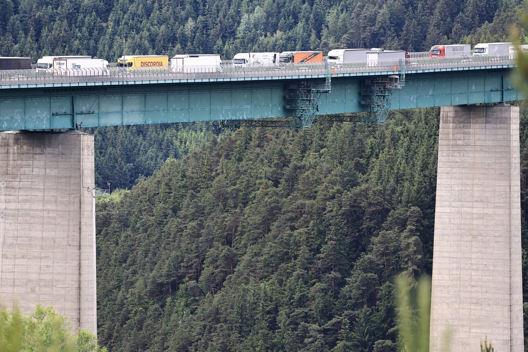 Tiroler Lkw-Fahrverbote in der Kritik!