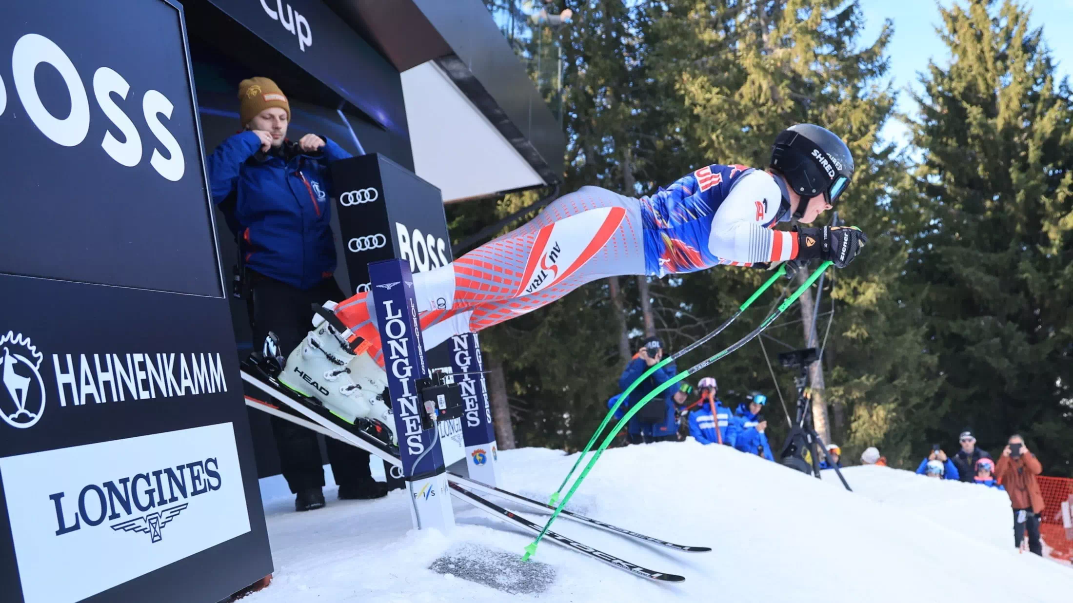 „Hahnenkamm: 22-Jähriger wagt ersten Schritt!“