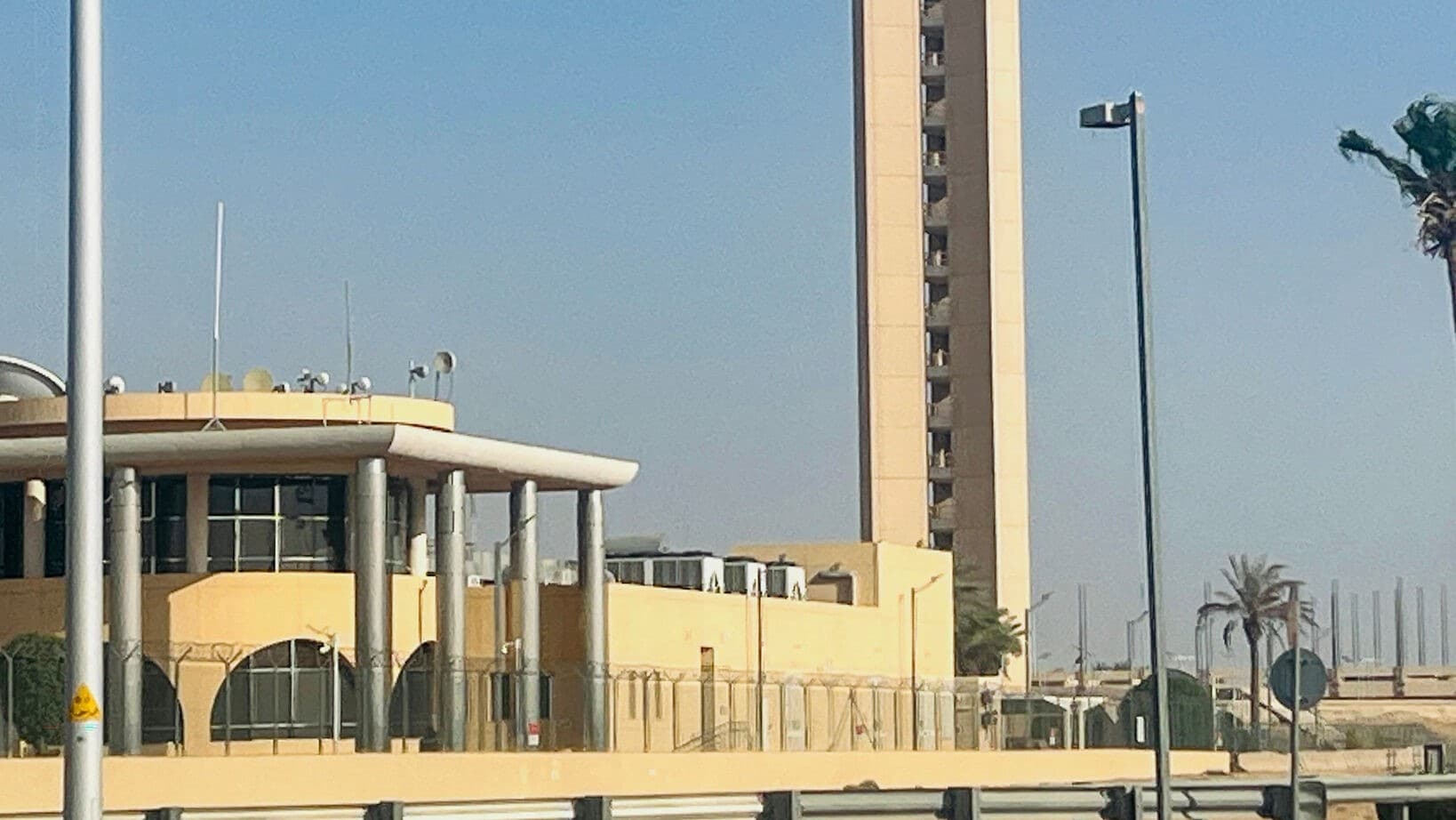 Houthis greifen Riad erneut an: 18 Tote am Flughafen