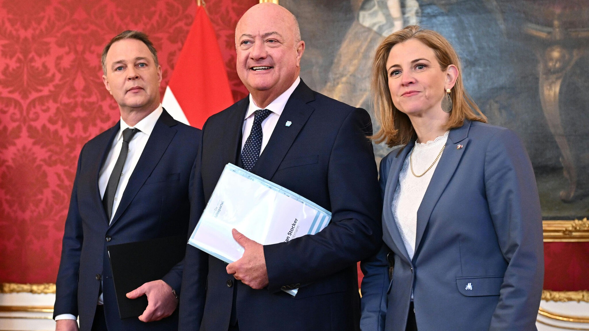 FPÖ übertrifft Koalition - Misstrauen in Regierung wächst