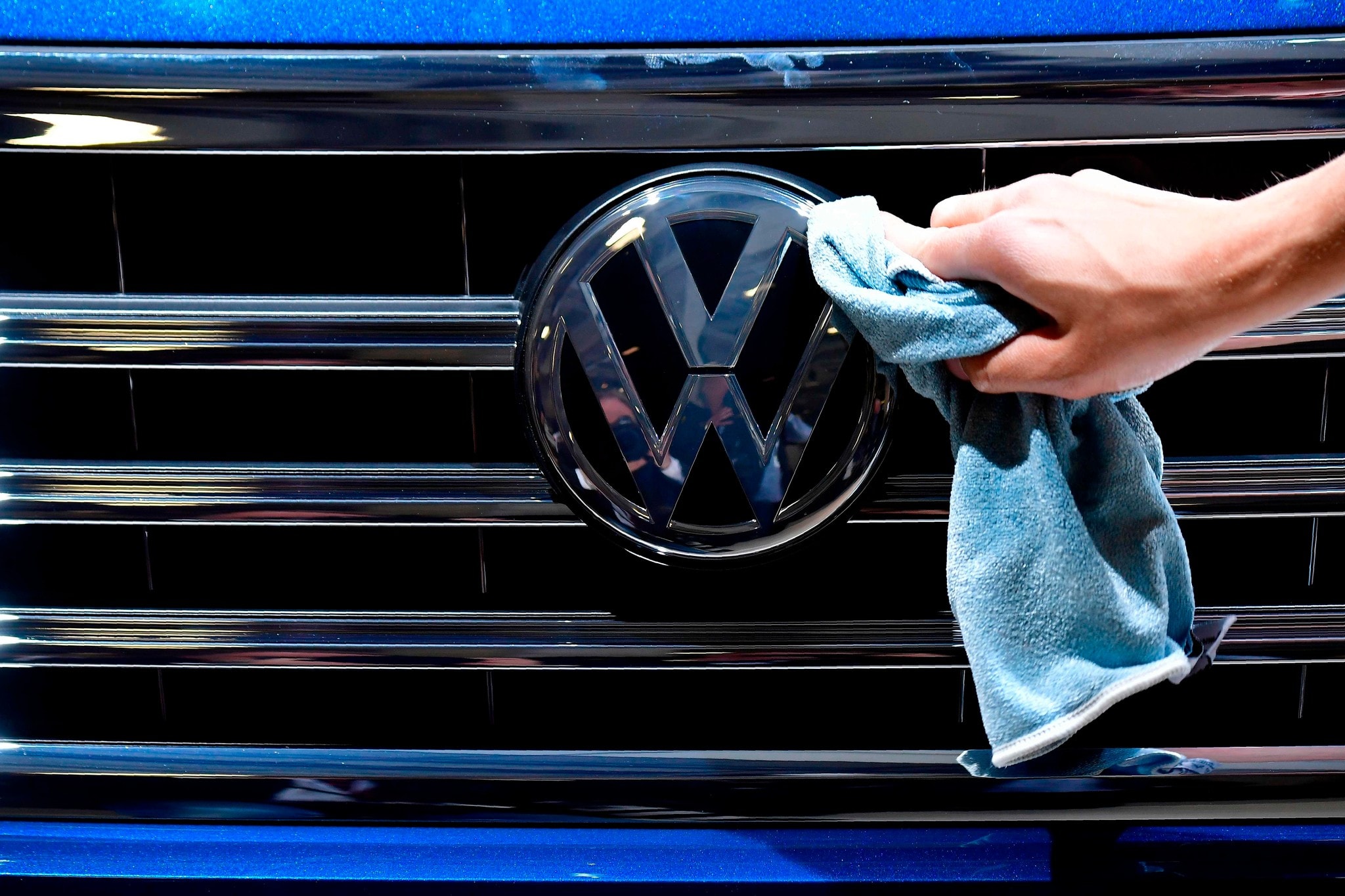 Verkäufe sinken: Deutsche Autoindustrie in Krise