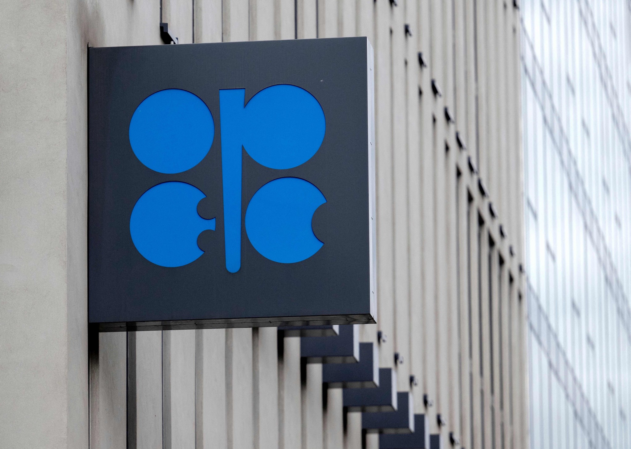 OPEC+ erhöht Produktion um 206.000 Barrel täglich