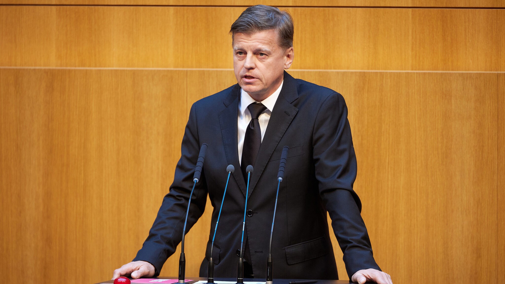 Veit Dengler verlässt NEOS und schließt sich FPÖ an
