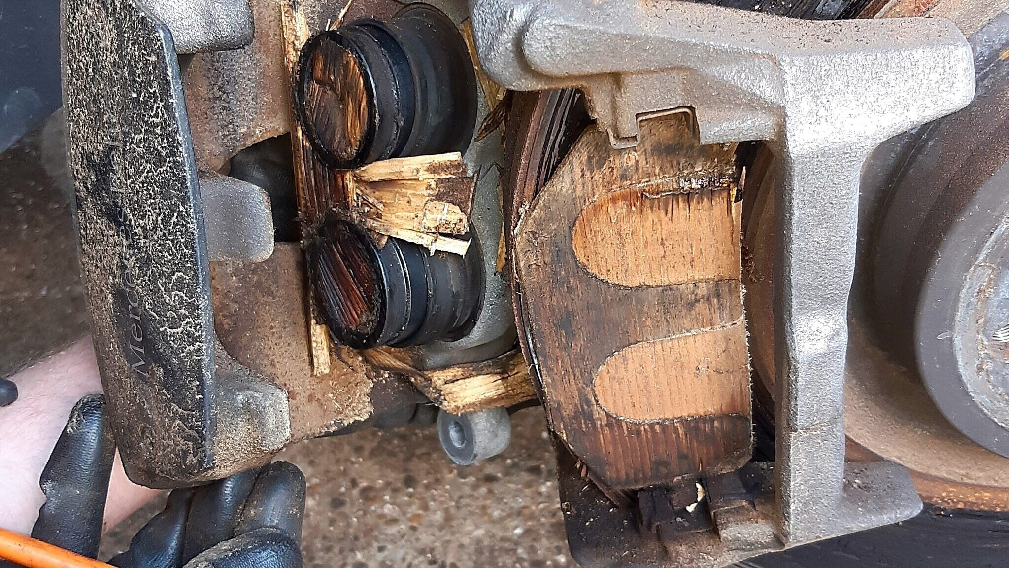 Luxus-SUV: Unerwartete Gefahr nach Auktion