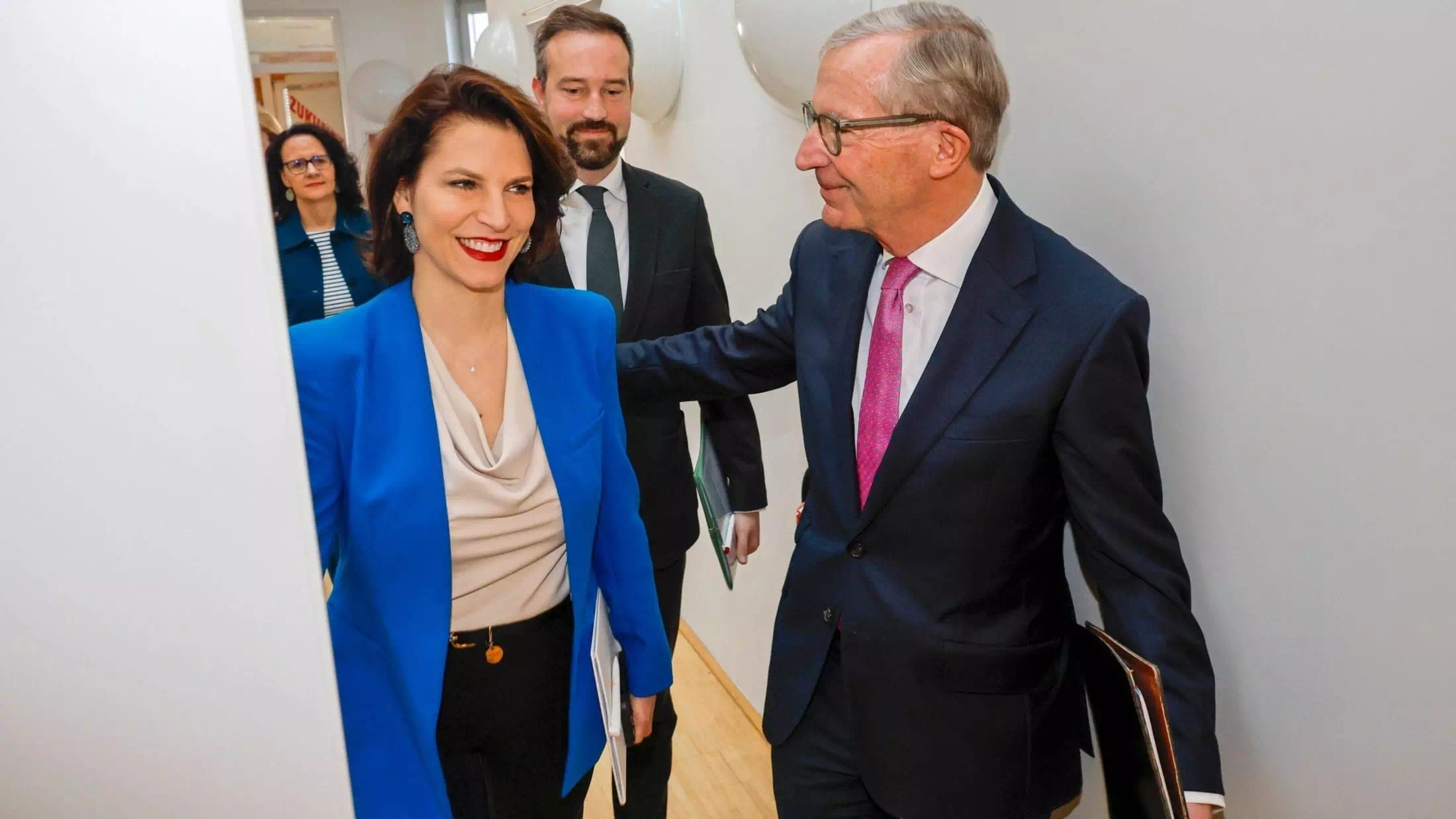 Haslauer tritt zurück, Edtstadler wird Nachfolgerin