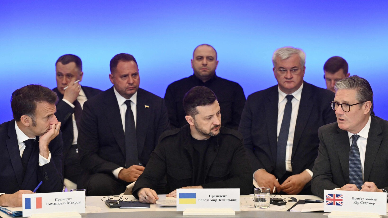 Selenskyj kündigt Treffen zur Friedenssuche an