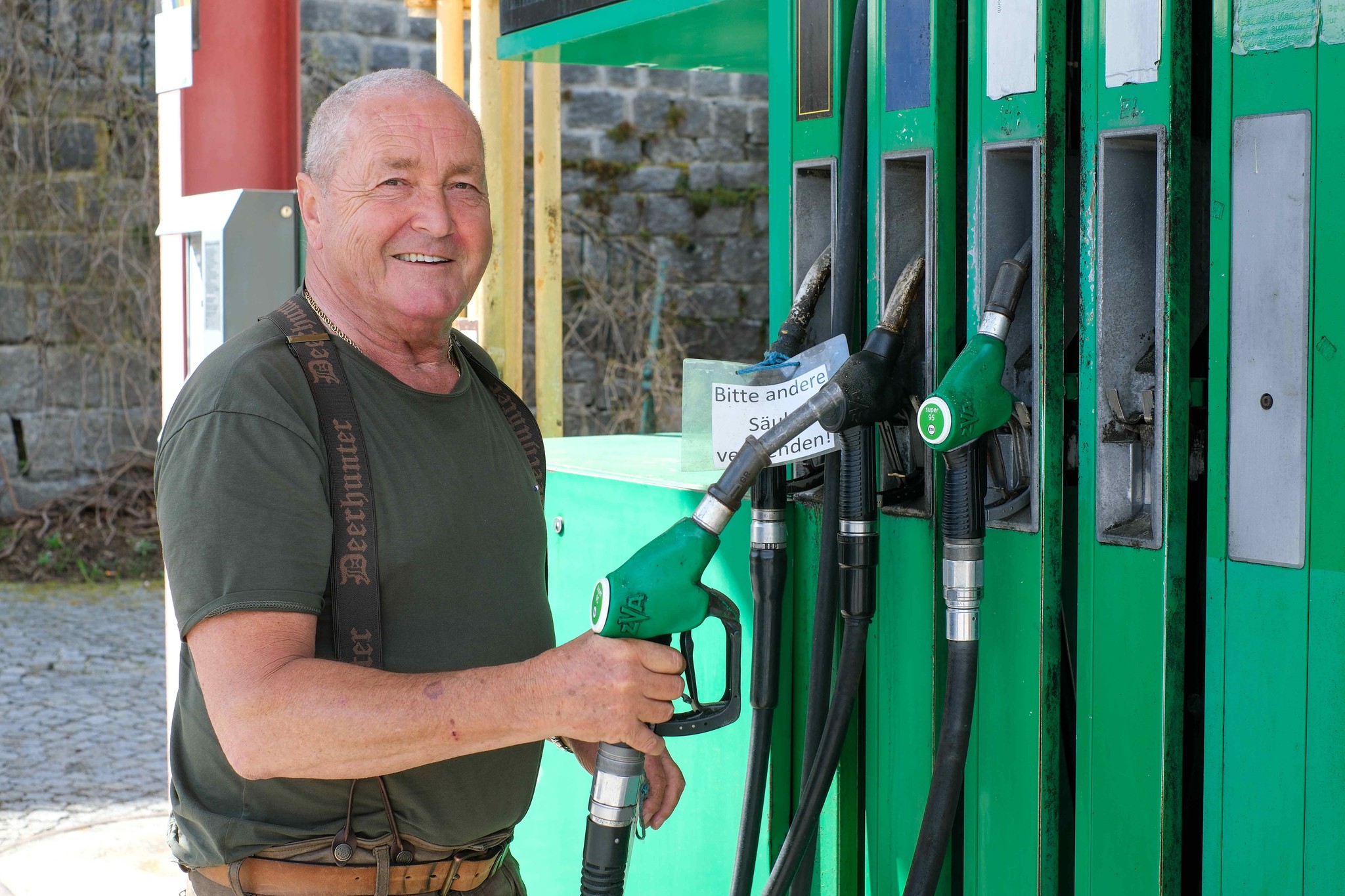 „Tankstelle kämpft: Leo Anzinger im Minus“