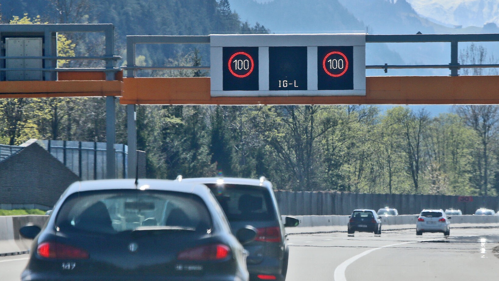 Dieselpreis steigt, Tempolimits im Gespräch