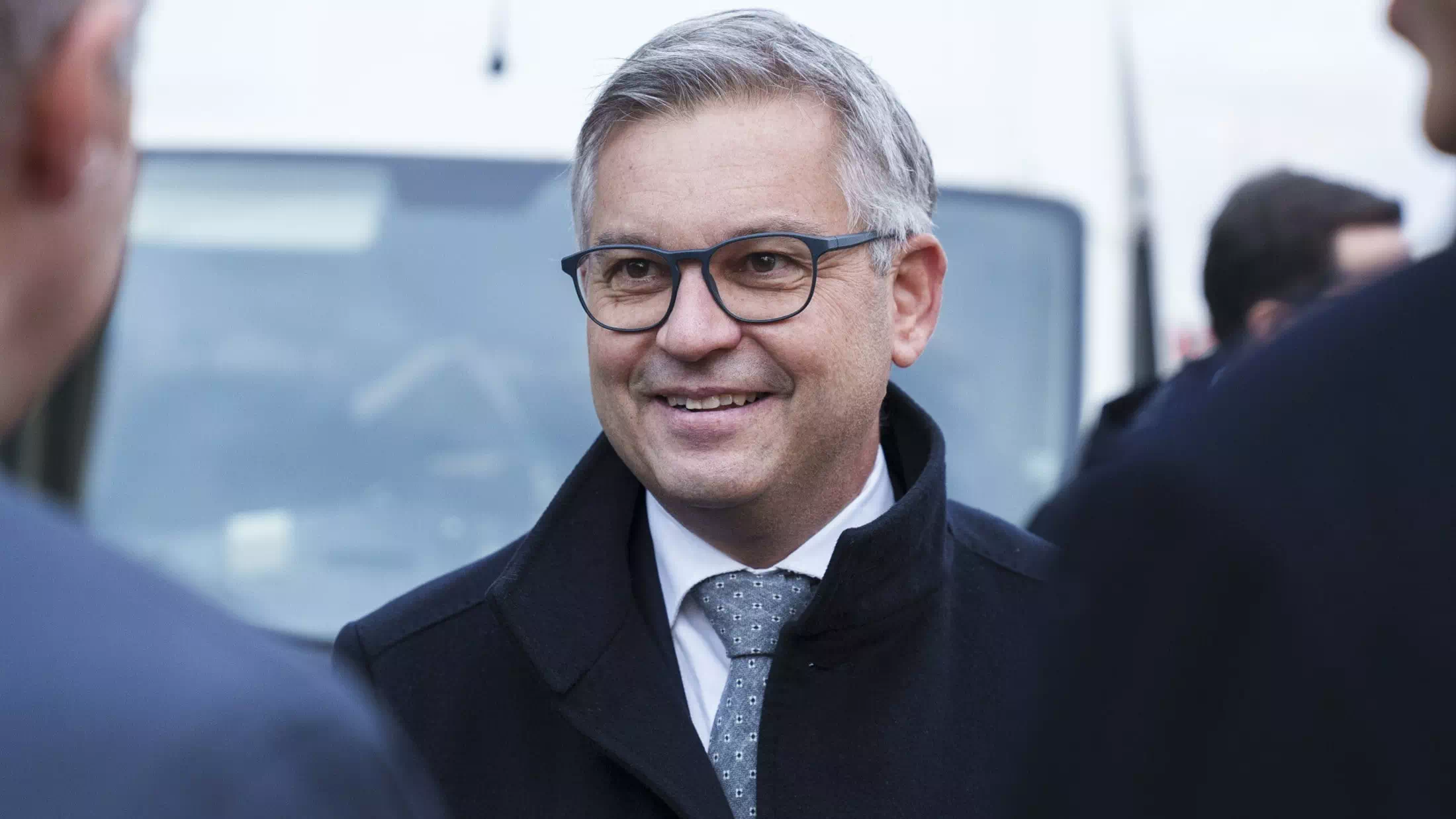 „EU-Kommissar fordert Rückführungen bei Migration“