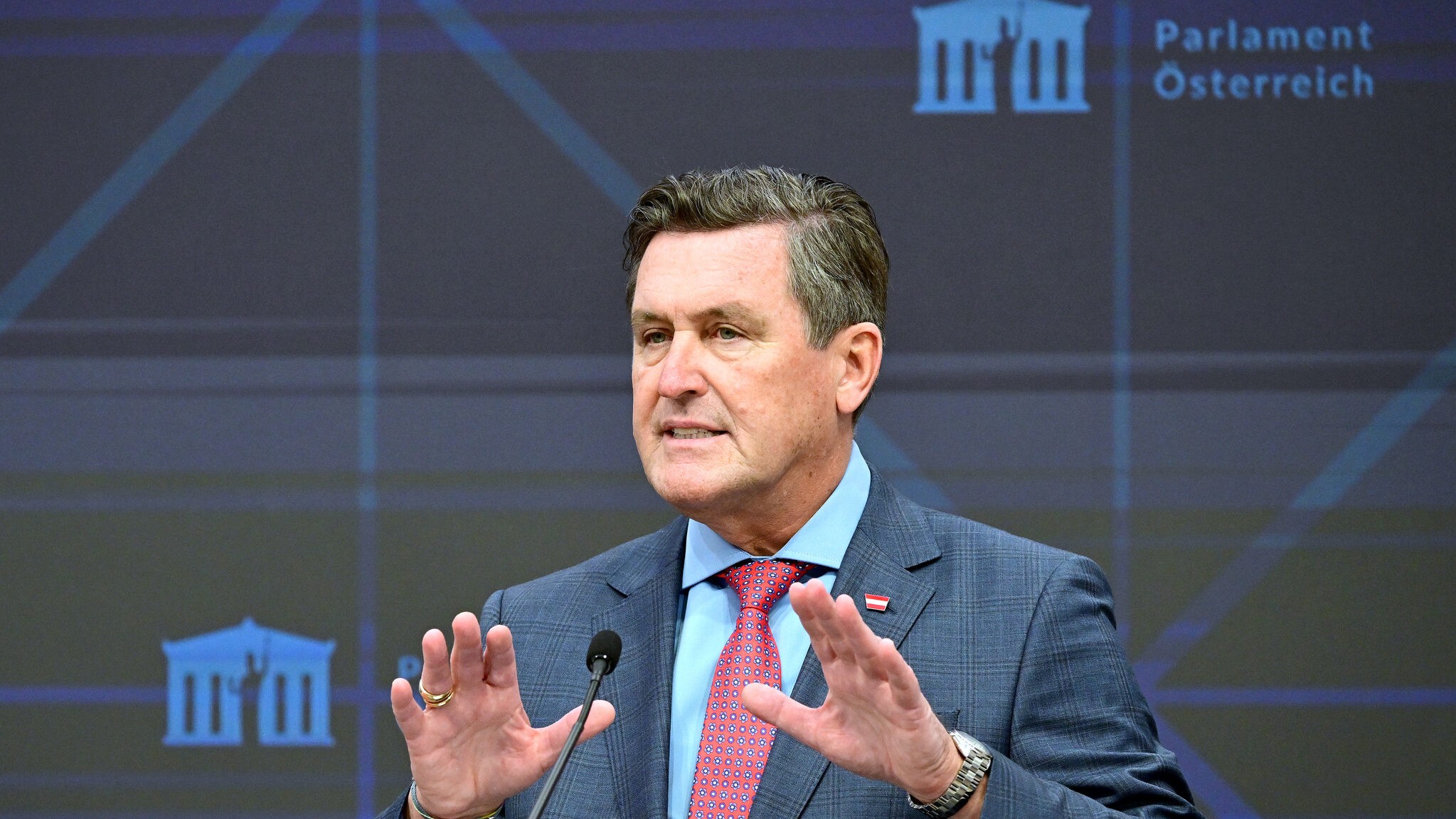 Verkehrsminister Hanke: Preisintervention nicht geplant