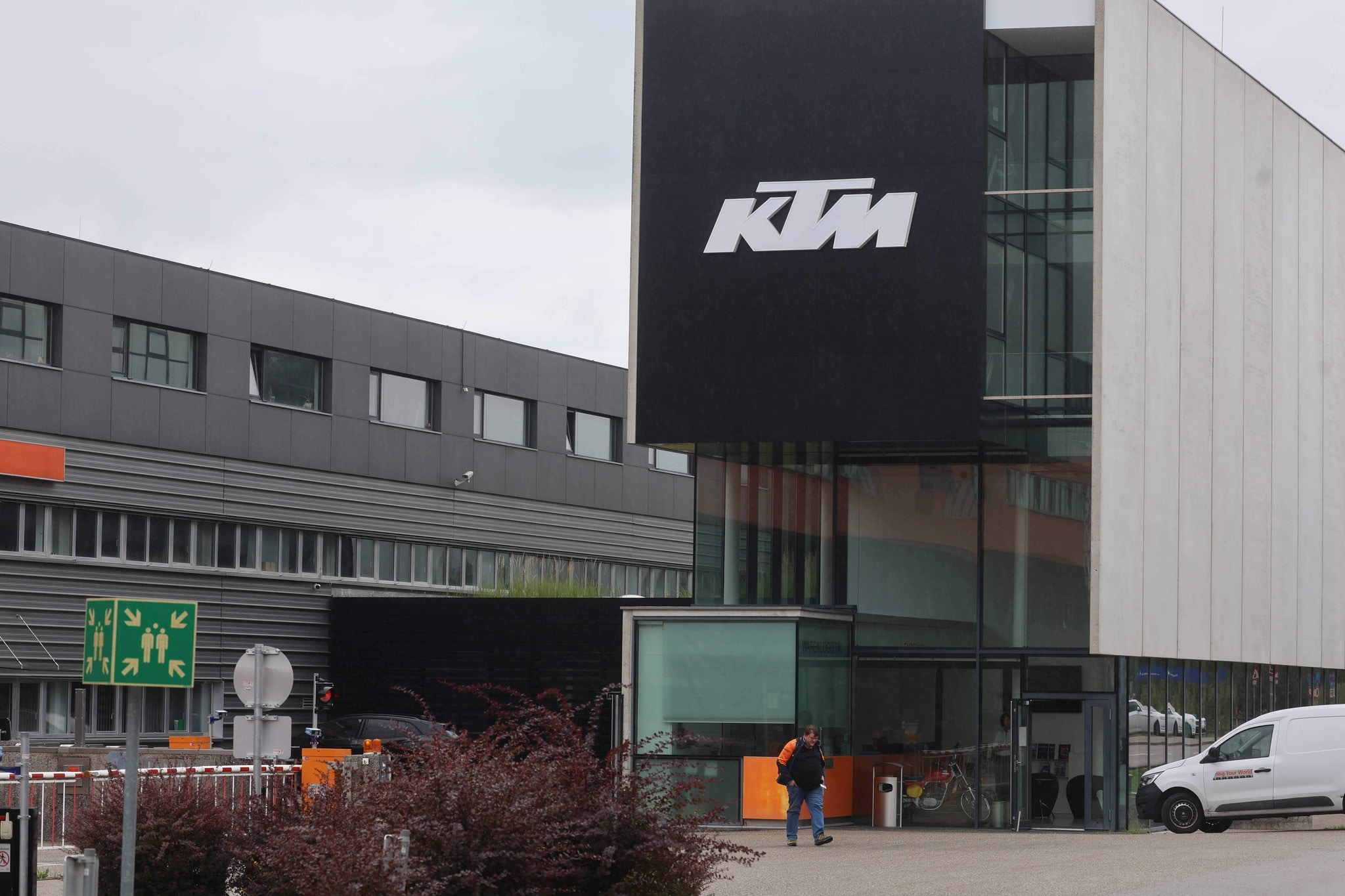 KTM kündigt 500 Stellen: Erste Entlassungen nächste Woche