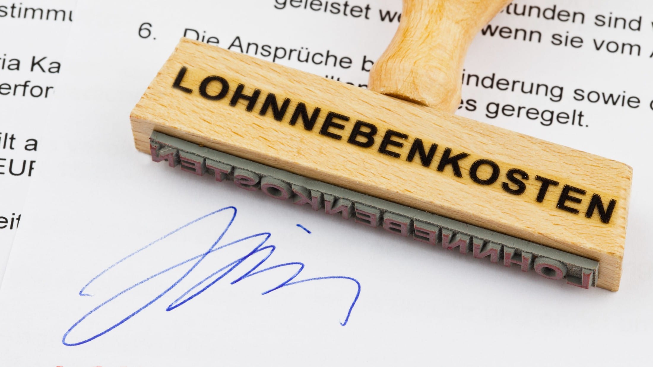 „Transparente Gehälter: Die verborgene Abgabenlast“