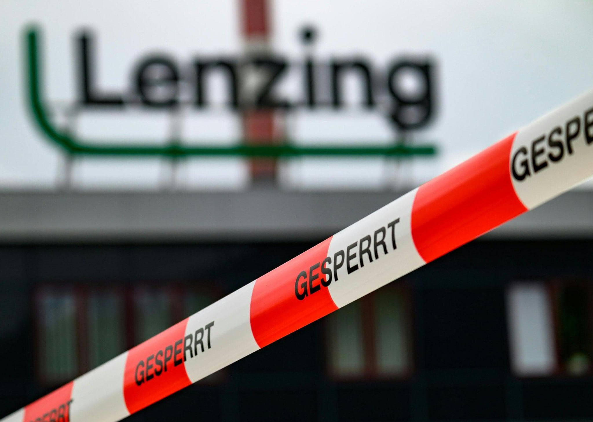 Lenzing plant globalen Jobabbau von 2000 Stellen