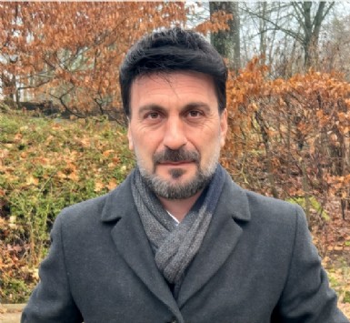 Ein ehemaliger, bekannter Unternehmer aus der Bau- und Projektbranche beginnt in Deutschland einen neuen Lebensabschnitt